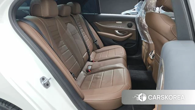 Mercedes-Benz E-Class W213 2022 Белый из Кореи, фото 2