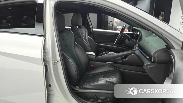 Hyundai Avante (CN7) 2022 Серебристо-серый из Кореи, фото 2