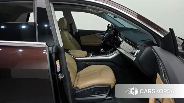 Audi Q8 (4M) 2022 Коричневый из Кореи, фото 2