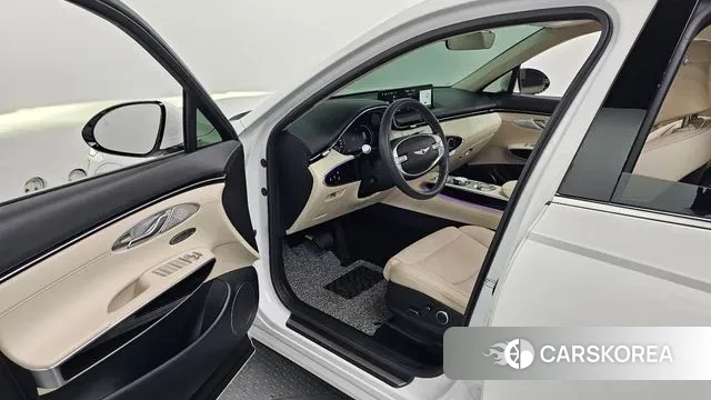 Genesis GV70 2023 Белый из Кореи, фото 2