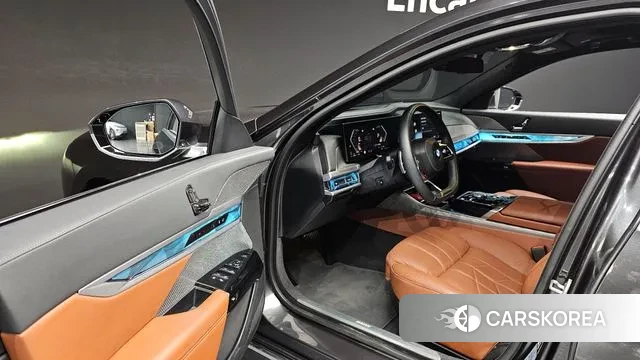 BMW 7 Series (G70) 2023 Серый из Кореи, фото 2