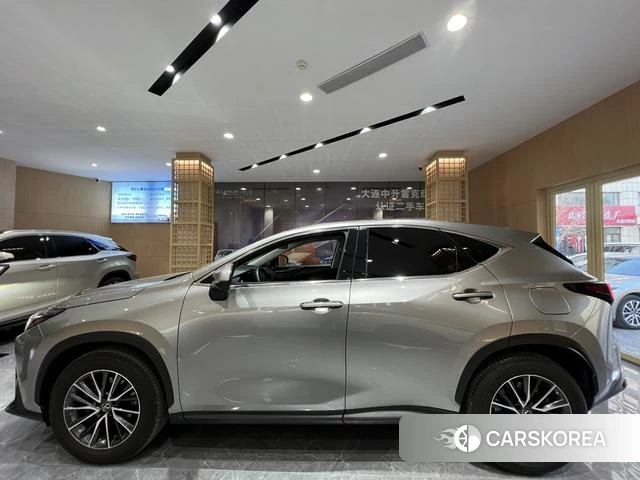 Lexus NX 2024 Серебристо-серый из Китая, фото 2