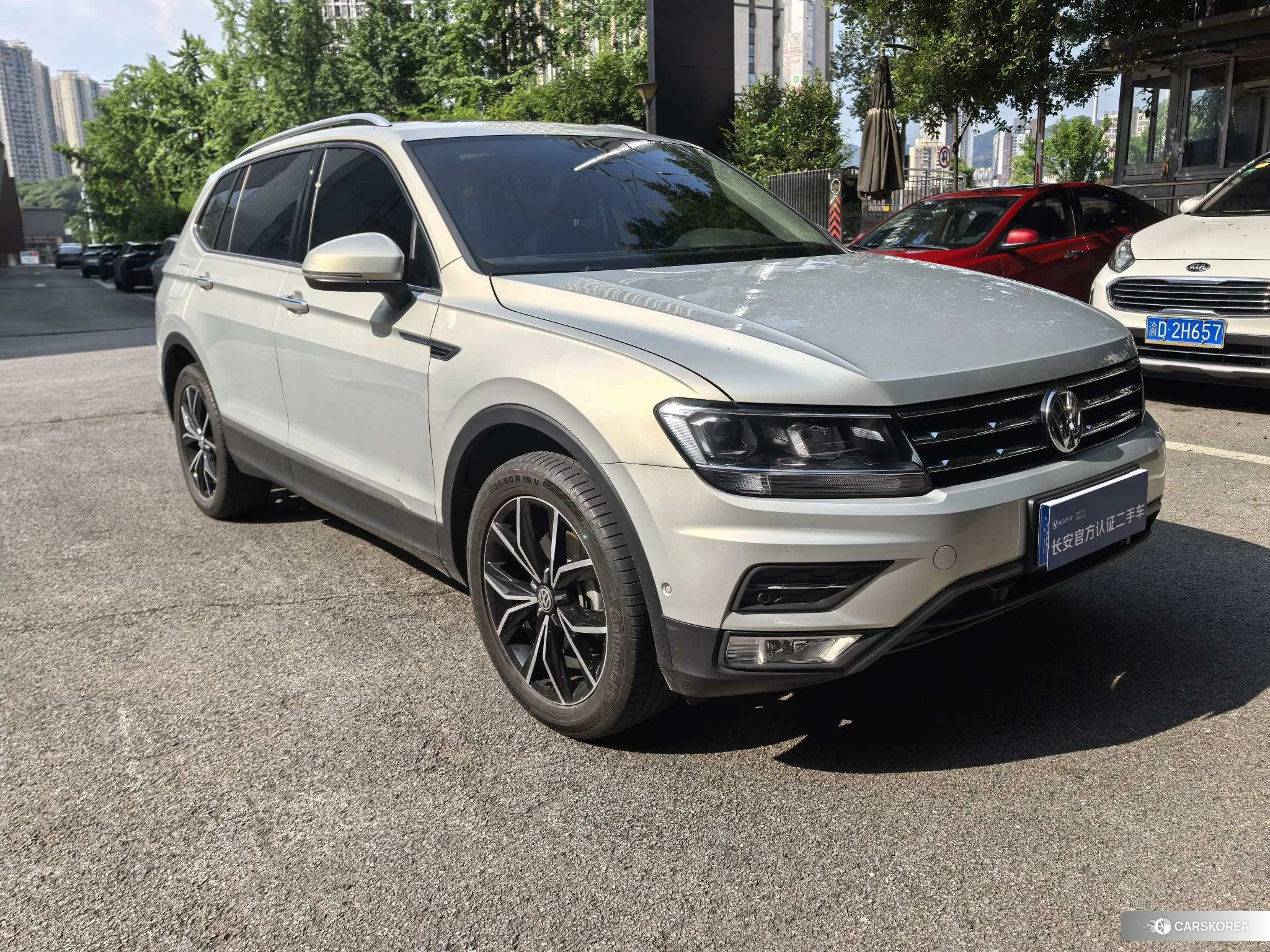Volkswagen Tiguan L 2019 Шампань из Китая, фото 2