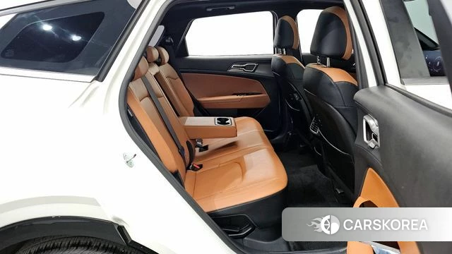 Kia Sportage 5th Generation Hybrid 2024 Белый из Кореи, фото 2