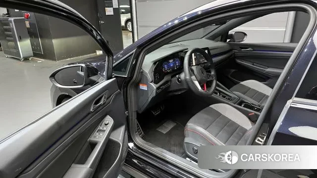 Volkswagen Golf 8th Generation 2022 Черный из Кореи, фото 2