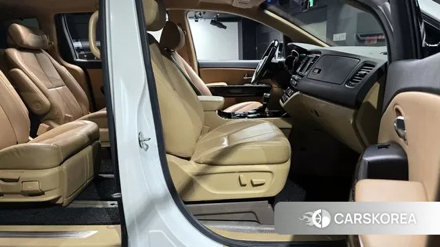 Kia The New Carnival 2018 Белый из Кореи, фото 2