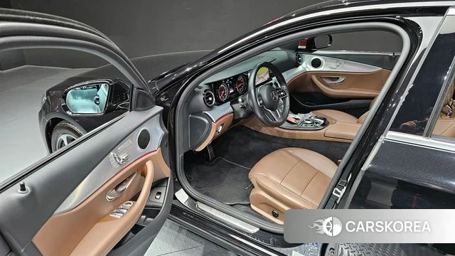 Mercedes-Benz E-Class W213 2020 Черный из Кореи, фото 2