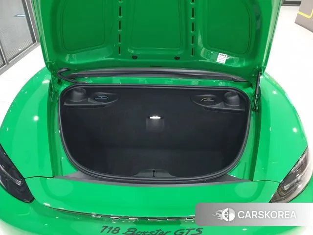 Porsche 718 Boxster 2023 Зеленый из Кореи, фото 2