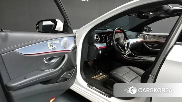 Mercedes-Benz E-Class W213 2021 Белый из Кореи, фото 2