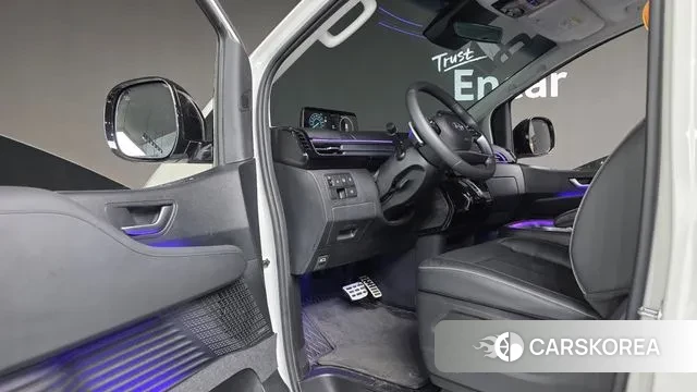 Hyundai Staria 2024 Белый из Кореи, фото 2