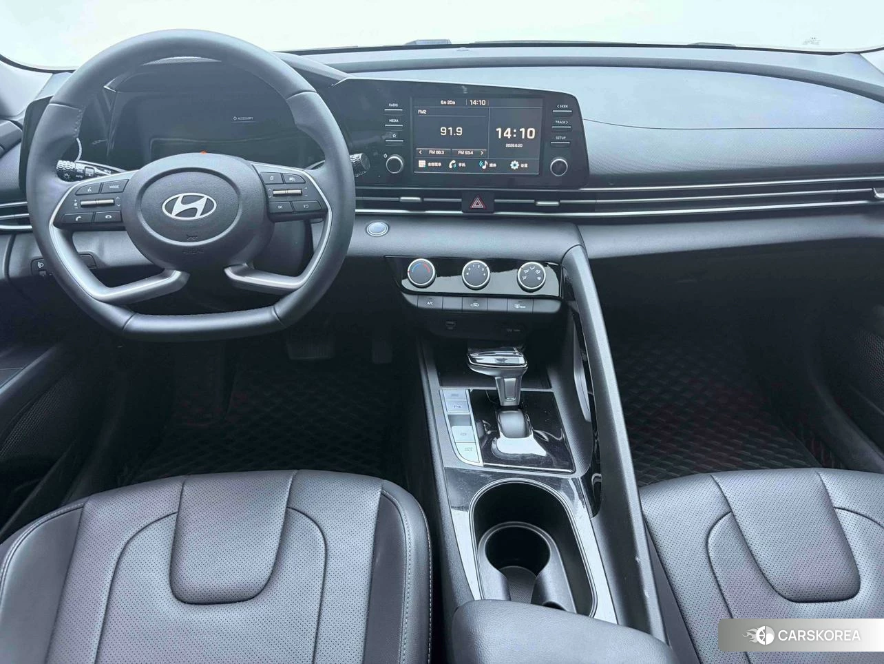 Hyundai Elantra 2023 Белый из Китая, фото 2