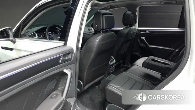 Volkswagen Tiguan second Generation 2022 Белый из Кореи, фото 2