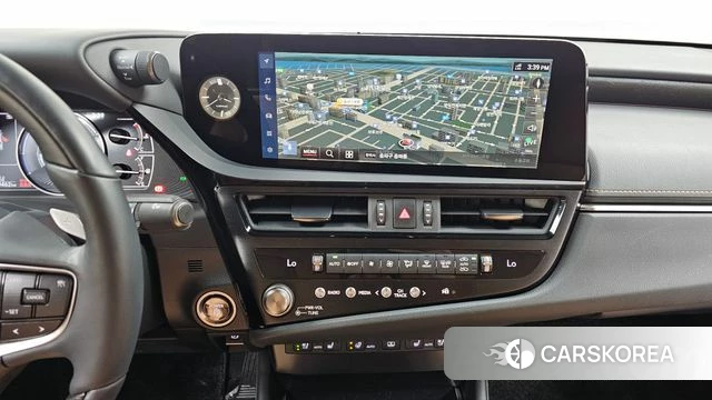Lexus ES300h 7th generation 2023 Серебристо-серый из Кореи, фото 2