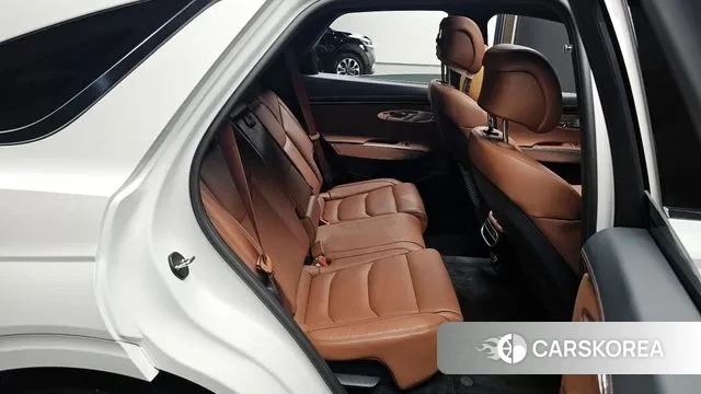 Genesis GV70 2023 Белый из Кореи, фото 2