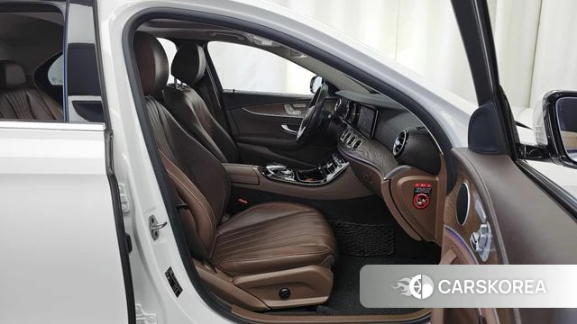 Mercedes-Benz E-Class W213 2020 Белый из Кореи, фото 2