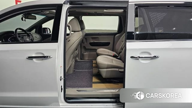 Kia The New Carnival 2019 Белый из Кореи, фото 2
