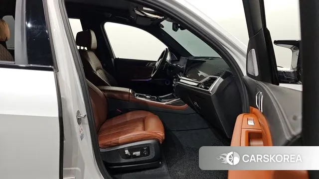 BMW X7 (G07) 2022 Белый из Кореи, фото 2