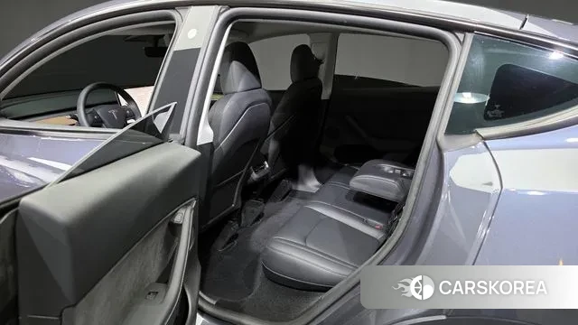 Tesla Model Y 2023 Серый из Кореи, фото 2