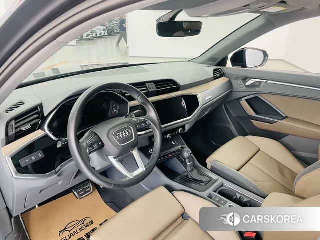 Audi Q3 2023 Темно-серый из Китая, фото 2