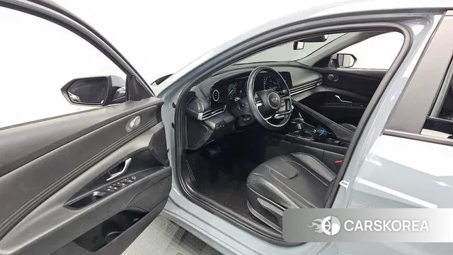 Hyundai Avante (CN7) 2020 Светло-серебряный цвет из Кореи, фото 2