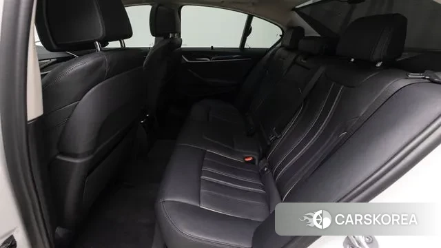 BMW 5 Series (G30) 2022 Белый из Кореи, фото 2