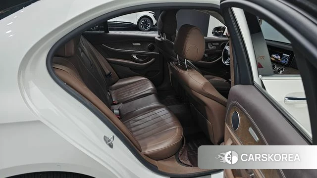 Mercedes-Benz E-Class W213 2018 Белый из Кореи, фото 2