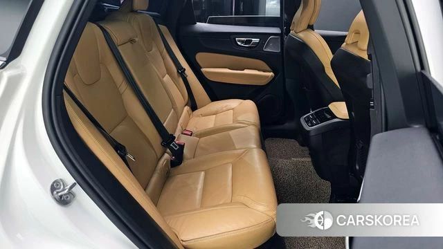 Volvo XC60 second Generation 2025 Белый из Кореи, фото 2