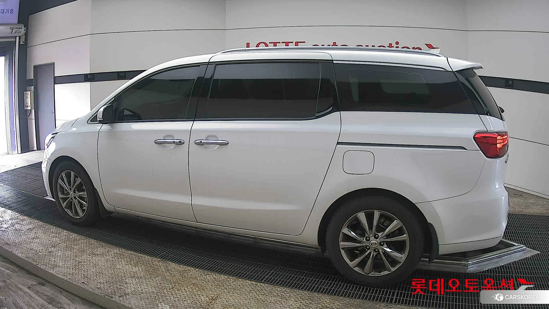 Kia Carnival 2019 Белый из Кореи, фото 2