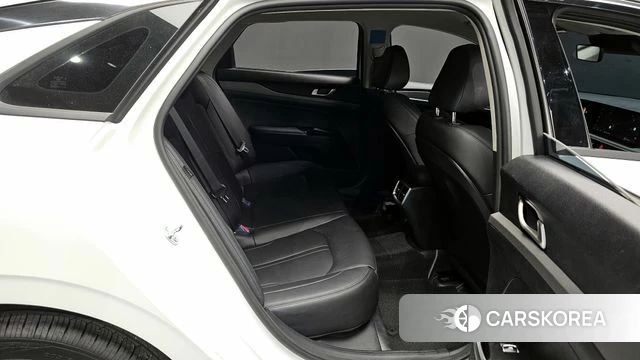 Kia The New K5 3rd generation 2025 Белый из Кореи, фото 2