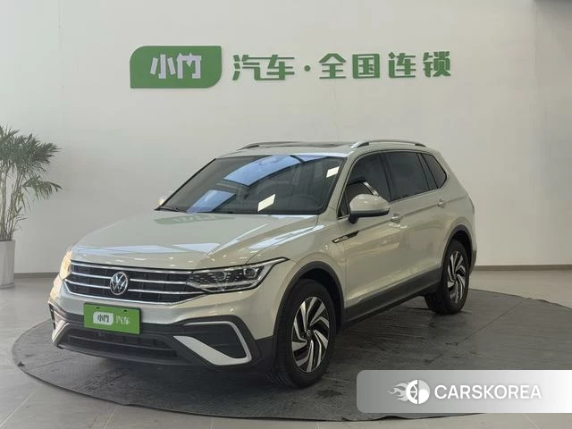 Volkswagen Tiguan L 2022 Темно-серый из Китая, фото 2