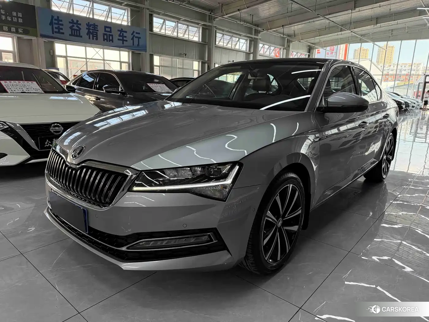 Skoda Superb 2024 Silver/gray из Китая, фото 2