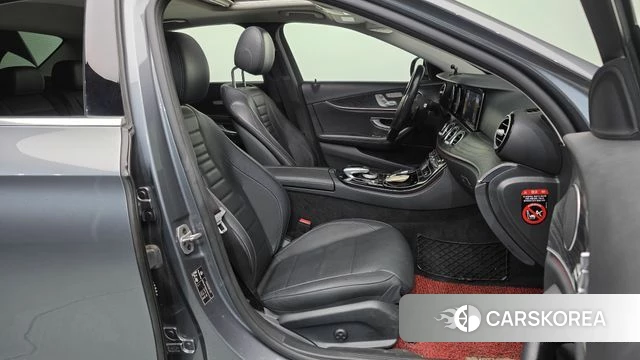 Mercedes-Benz E-Class W213 2019 Серый из Кореи, фото 2