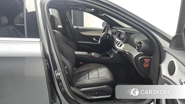 Mercedes-Benz E-Class W213 2020 Серый из Кореи, фото 2