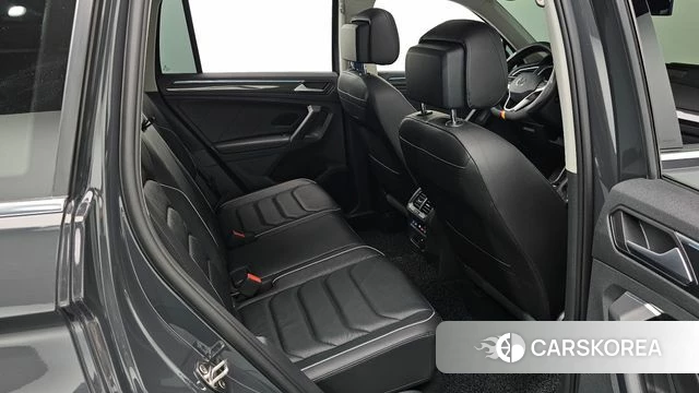 Volkswagen Tiguan second Generation 2021 Серый из Кореи, фото 2