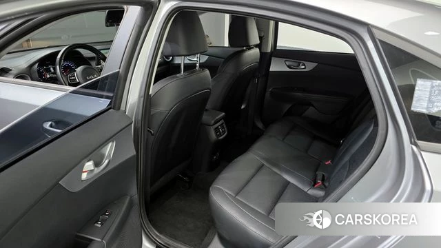 Kia The New K3 2nd generation 2023 Серый из Кореи, фото 2