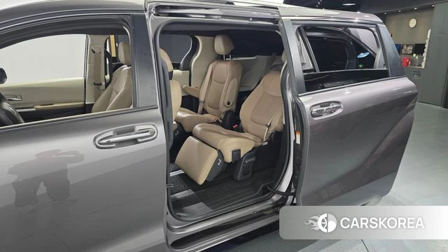 Toyota Sienna 4th Generation 2022 Серый из Кореи, фото 2