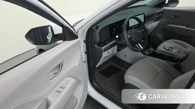 Hyundai Kona (SX2) 2023 Белый из Кореи, фото 2