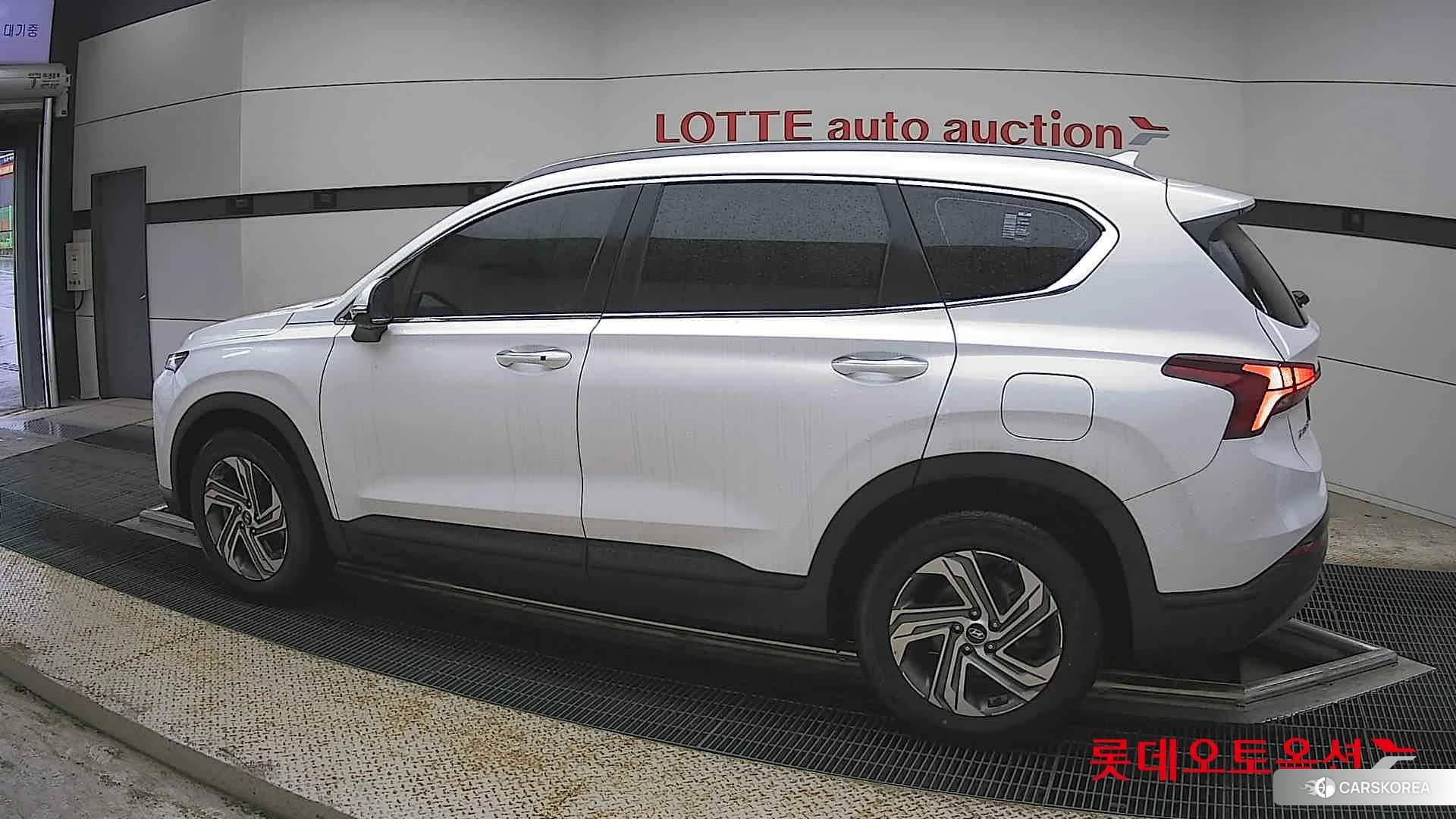 Hyundai Santa Fe 2023 Creamy White Pearl (optional) из Кореи, фото 2