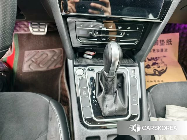 Volkswagen CC 2022 Темно-серый из Китая, фото 2