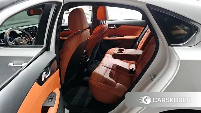 Kia The New K3 2nd generation 2021 Белый из Кореи, фото 2