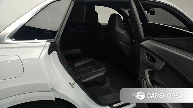 Audi Q8 (4M) 2021 Белый из Кореи, фото 2