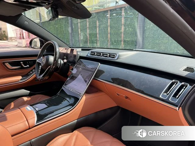 Mercedes-Benz Maybach S-class 2023 Черный из Китая, фото 2