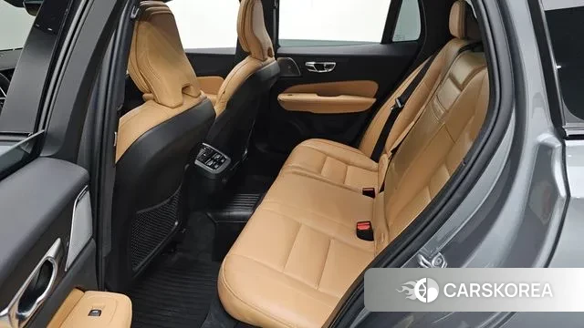 Volvo V60 Cross-Country 2nd Generation 2021 Серый из Кореи, фото 2