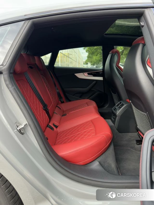 Audi S5 2023 Серебристо-серый из Китая, фото 2