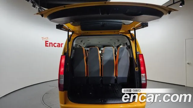 Hyundai Staria 2022 Желтый из Кореи, фото 2