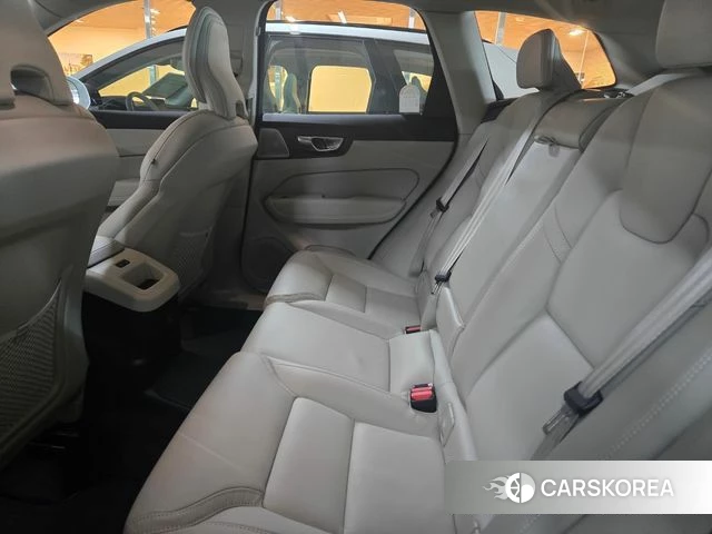 Volvo XC60 second Generation 2026 Белый из Кореи, фото 2