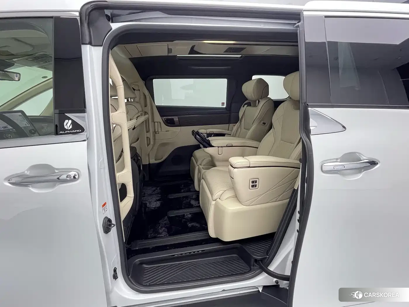 Toyota Elfa 2024 Белый из Китая, фото 2