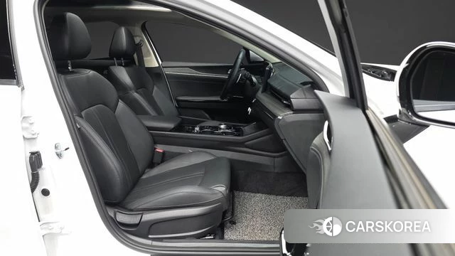 Kia The New K5 3rd generation 2024 Белый из Кореи, фото 2