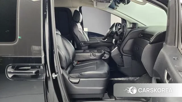 Hyundai Staria 2021 Черный из Кореи, фото 2