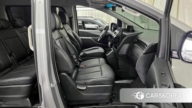 Hyundai Staria 2025 Серебряный из Кореи, фото 2